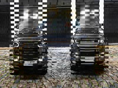 2025 Land Rover Defender 90
