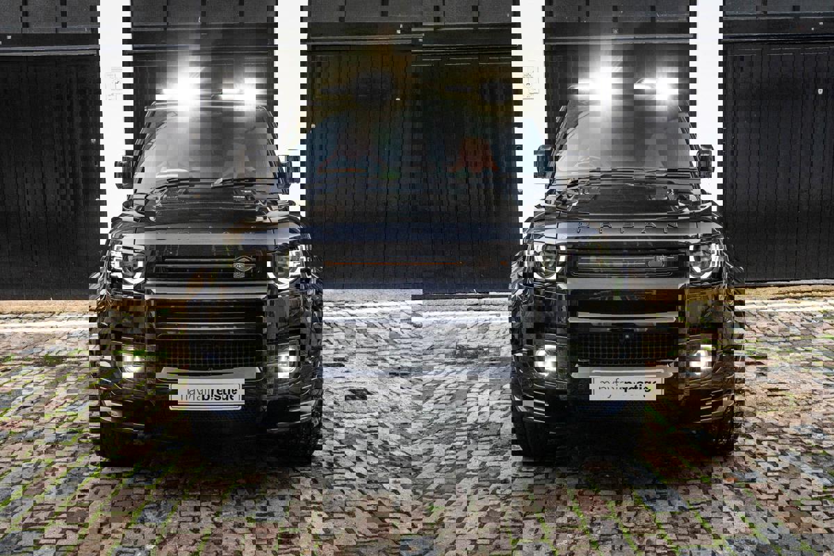 2025 Land Rover Defender 90