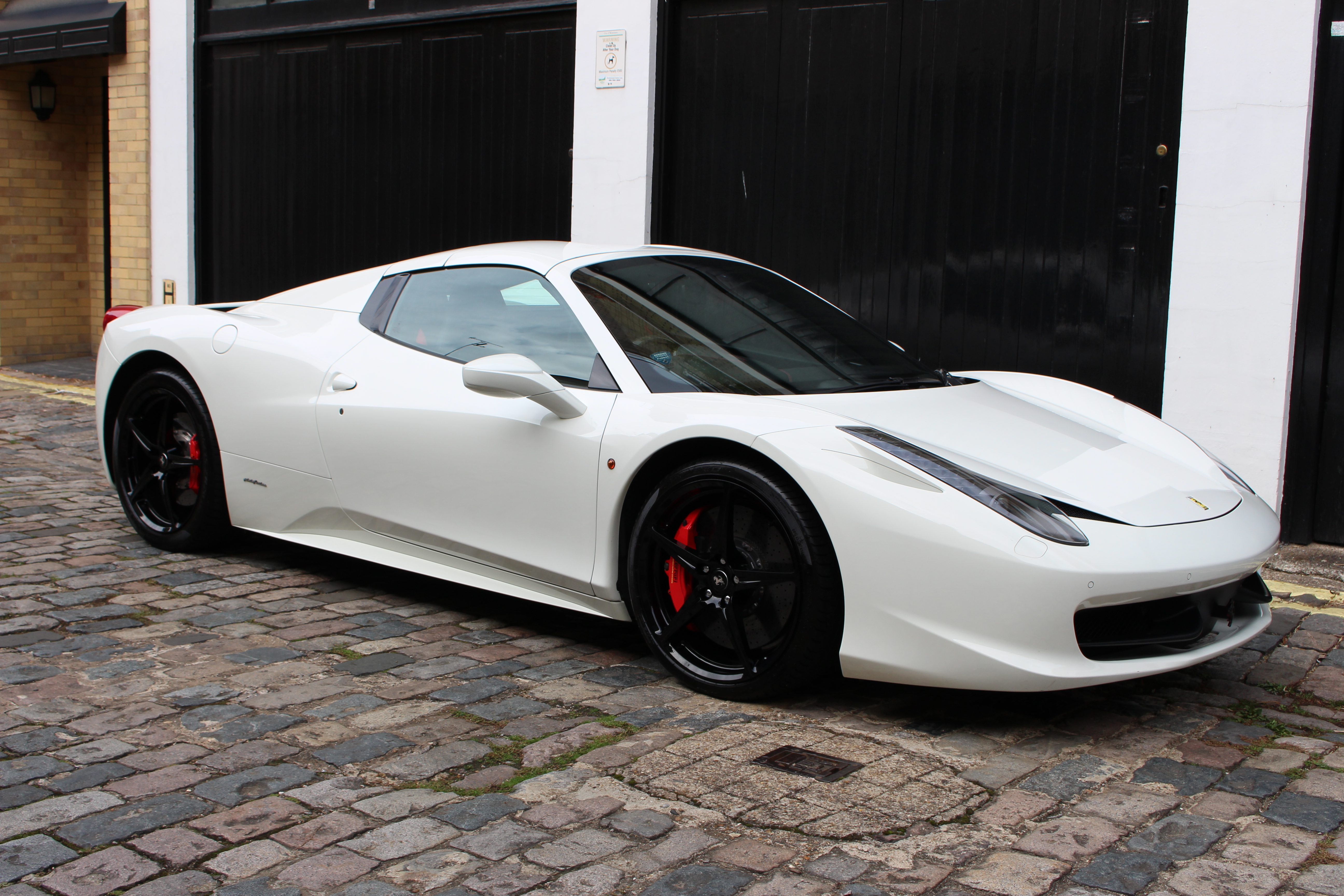 Ferrari 458 Spider Bianco Fuji