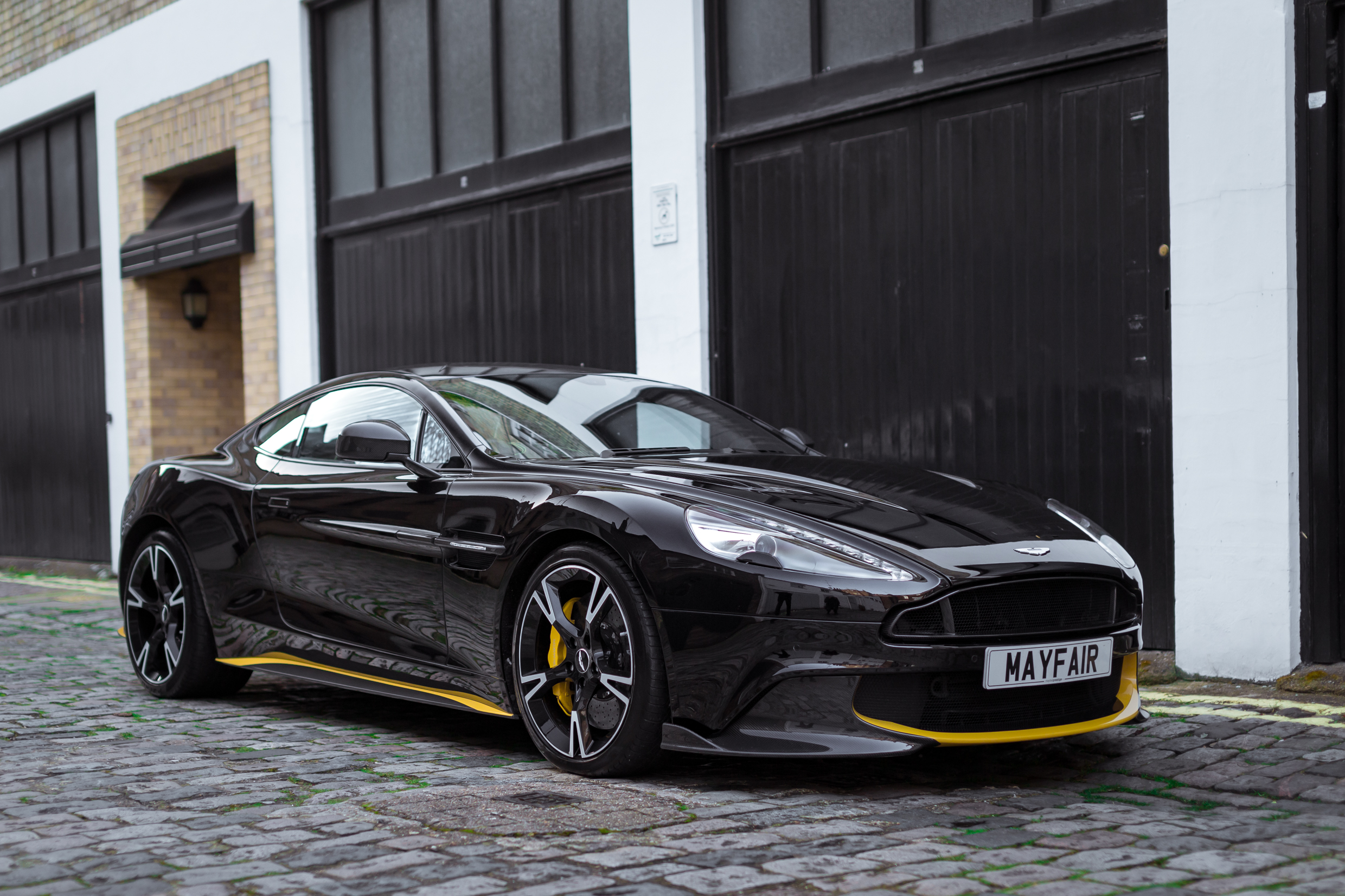 Aston Martin Vanquish 6.0 V12